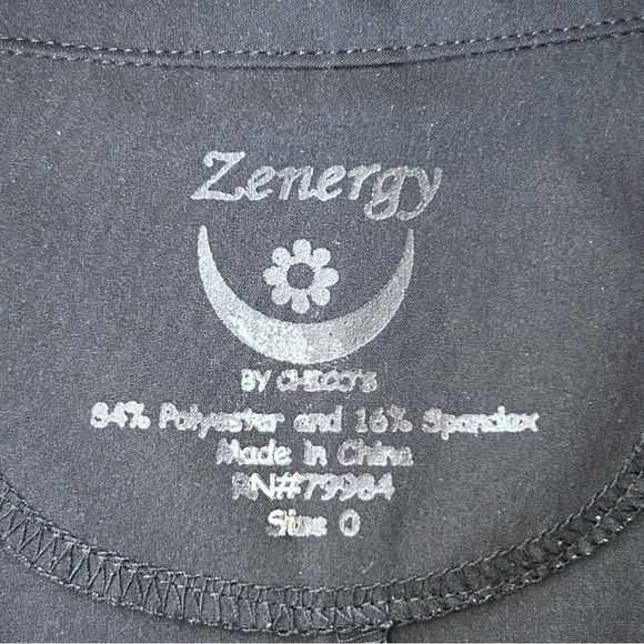 4/$20 Zenergy by Chico’s UPF Travel Vest - Picture 3 of 4